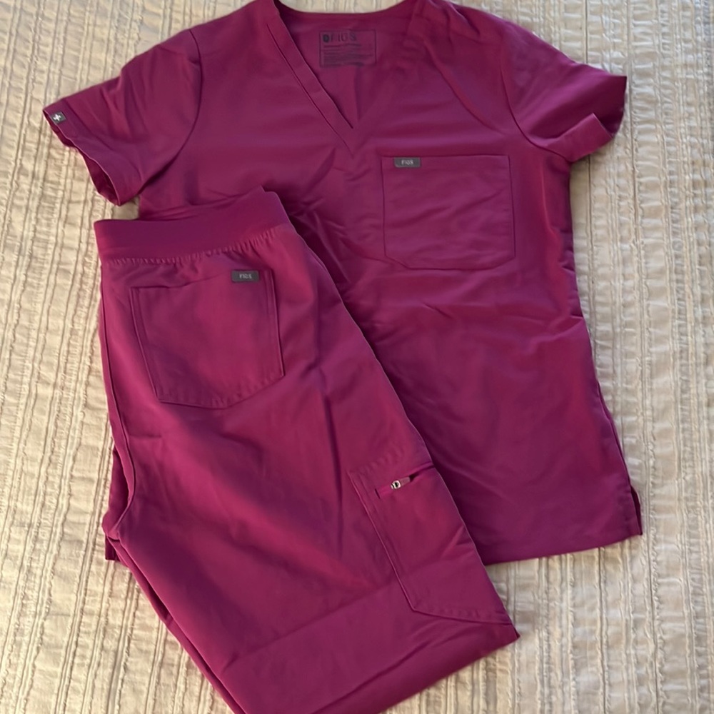 FIGS SCRUB SET